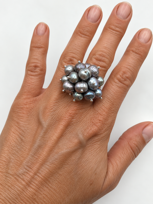 Pearl Cluster Rings